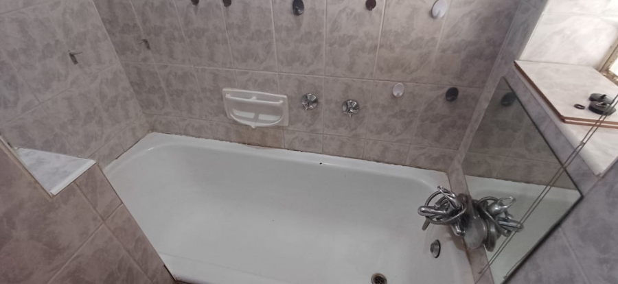 6 Bedroom Property for Sale in Freemanville North West